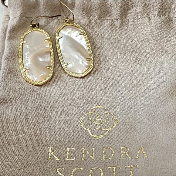 Kendra scott Gold and MOP Elle Earrings - Picture 3 of 3